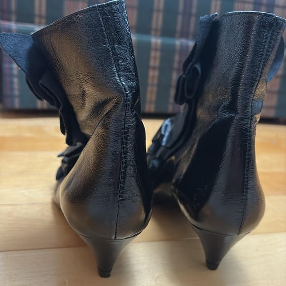 ZARA patent leather kitten heel pointed toe booties with front zipper & ruffles! - Picture 3 of 9